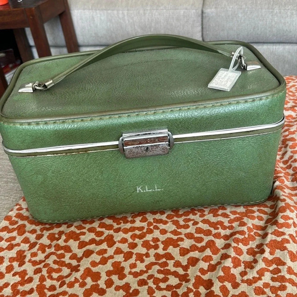 Vintage Midcentury Train Case Suitcase Makeup Case Luggage EUC Hard Case Green